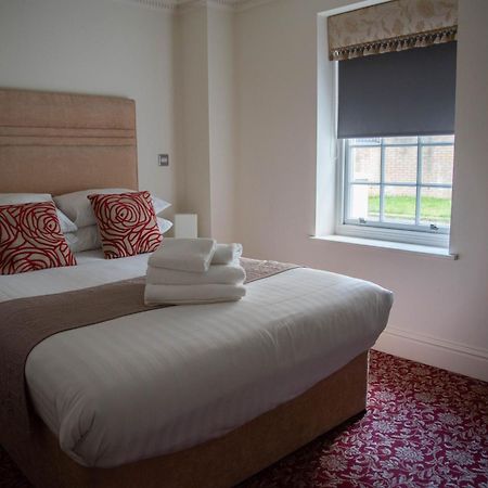 The Clarendon Royal Community Hotell Gravesend Eksteriør bilde