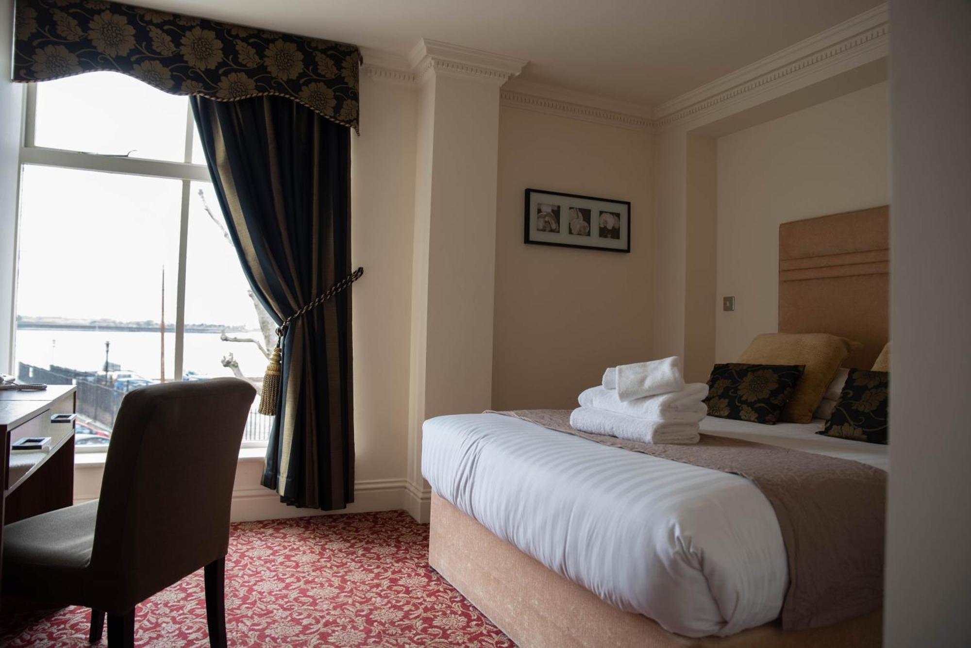 The Clarendon Royal Community Hotell Gravesend Eksteriør bilde