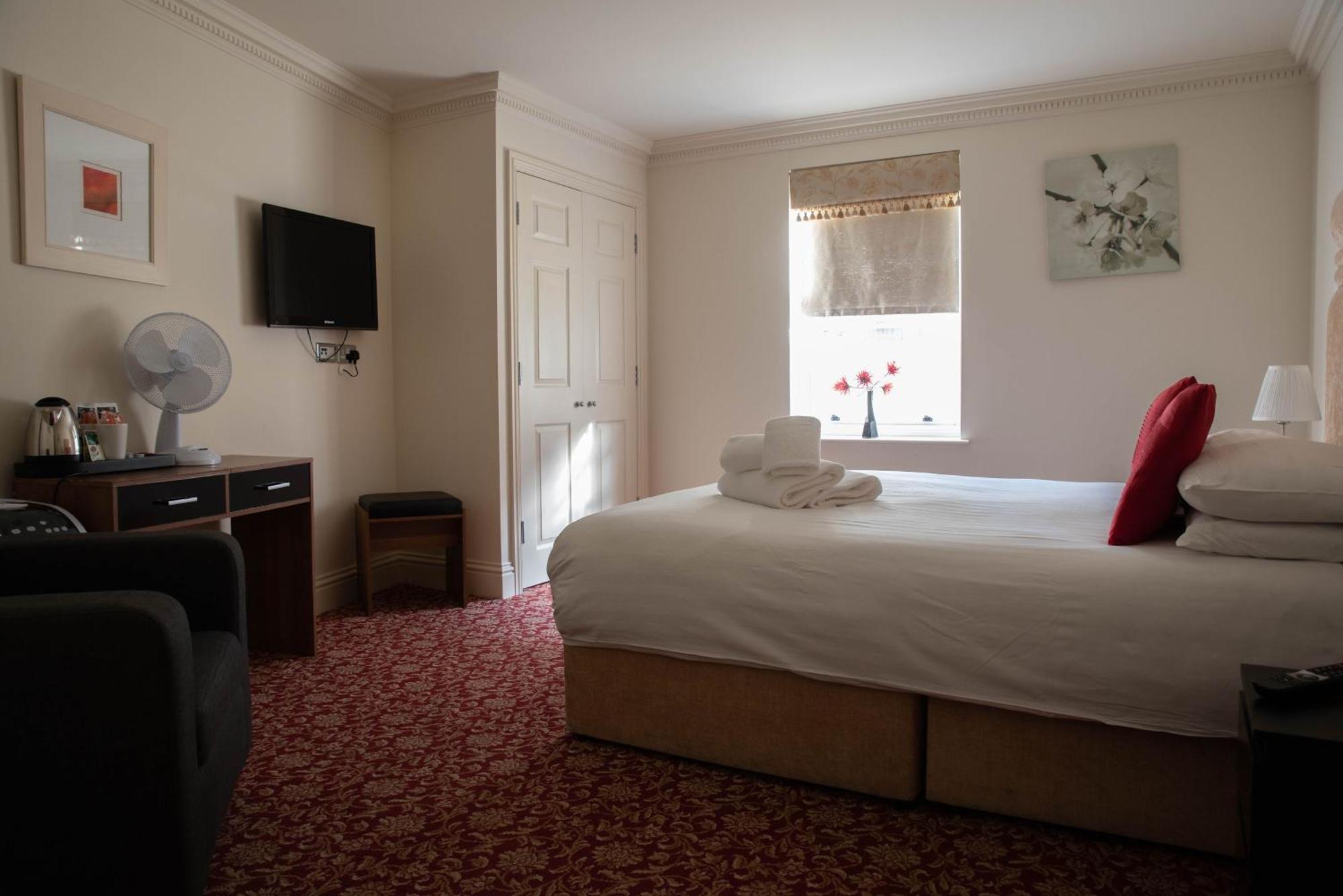 The Clarendon Royal Community Hotell Gravesend Eksteriør bilde